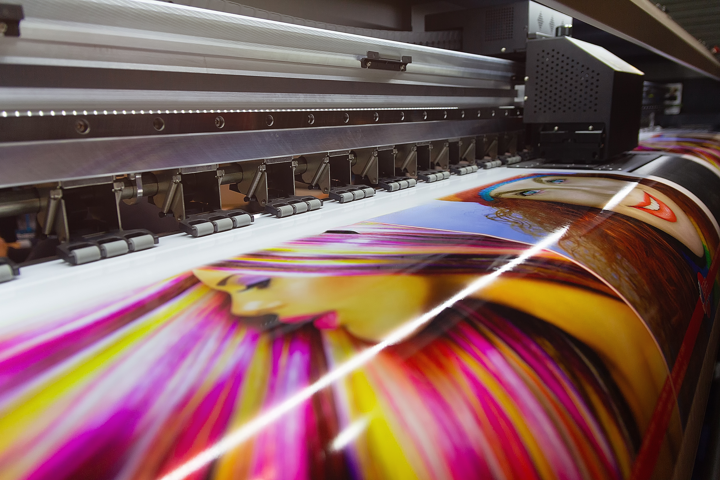 Large-format printer producing vivid, full-color graphics